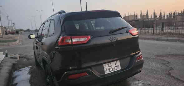 سياره شيروكي جيب
موديل ٢٠١٦ رقم بغداد
ماشيه ١٦٥ الف كيلو مو ميل 
بصمه +بصمه ابواب
شاشه جبيره سايد بريك بصمه
كشن السايق كهربائي 
تبريد ذاك اليوم شديته من الطول للطولثلج 
كير ٩ نمر 
مكينه ٢٤٠٠ بيها بخار 
جنطه كهربائيه 
حداديه اماميه صارلي شهرين منزلها جديده من الطول للطول ماعدى قاعده  
حداديه خلفيه جديده دبلات امامي خلفي 
سياره وراد امريكي  
رقم بغداد بسمي لل٢٠٢٩
***********
100السعر دايمها ادامه كاامله
