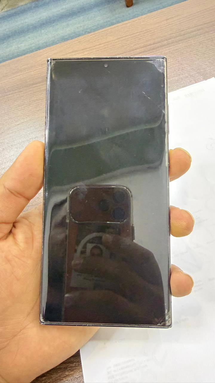 سامسونج الترا23 .نضيف جدا بدون عيوب بدون تصليح .ذاكرة 256 رام 12 ملحقات كاملة. مكاني كربلاء 
السعر 650 الف
رقم الوتساب ***********
