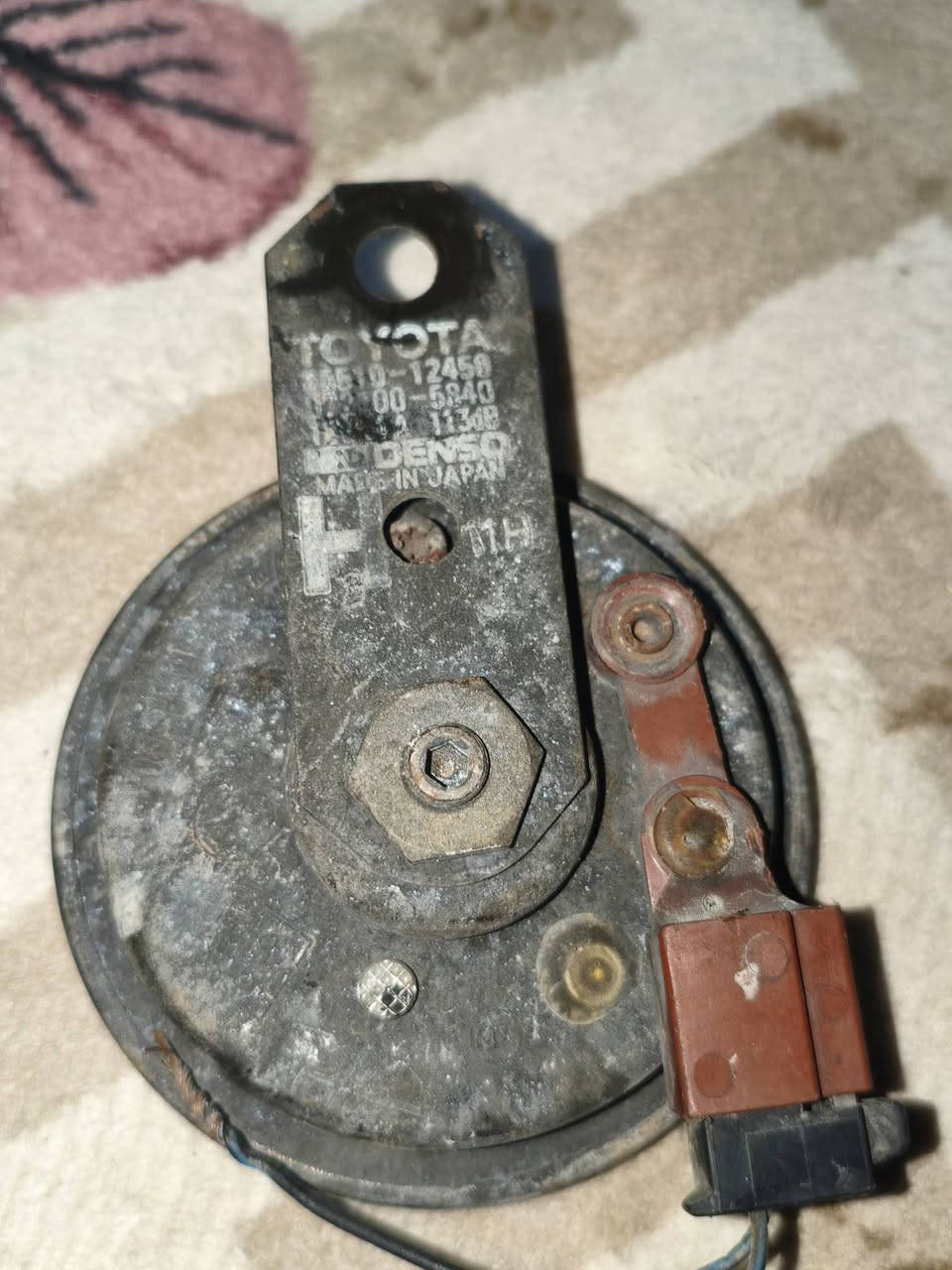 شباب سلام عليكم هورنات سيدان صلي فيشه حمره وسوده رادلهن بس تقسيم صيرن بلابل سعرهن 125وبيهن مجال حك جيه عنوان بصره حيانيه شارع القائد رقم ***********
