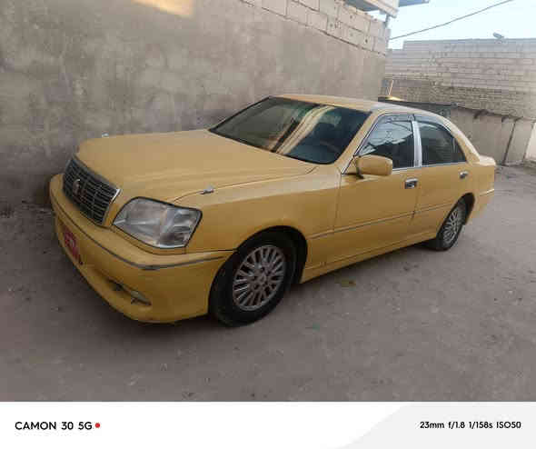 ملكة تويوتا كروان  موديل 2000 دكمه خط بغداد مكينه فيفيتي سي 9 جاهزه السياره حداديه نص سبعين بلمية بيه فحص قرار 48 وبيه عائديه بيه وكالة باروكود بسمي مراوس حسب القناعه السعر 60 وبيه مجال  ***********
