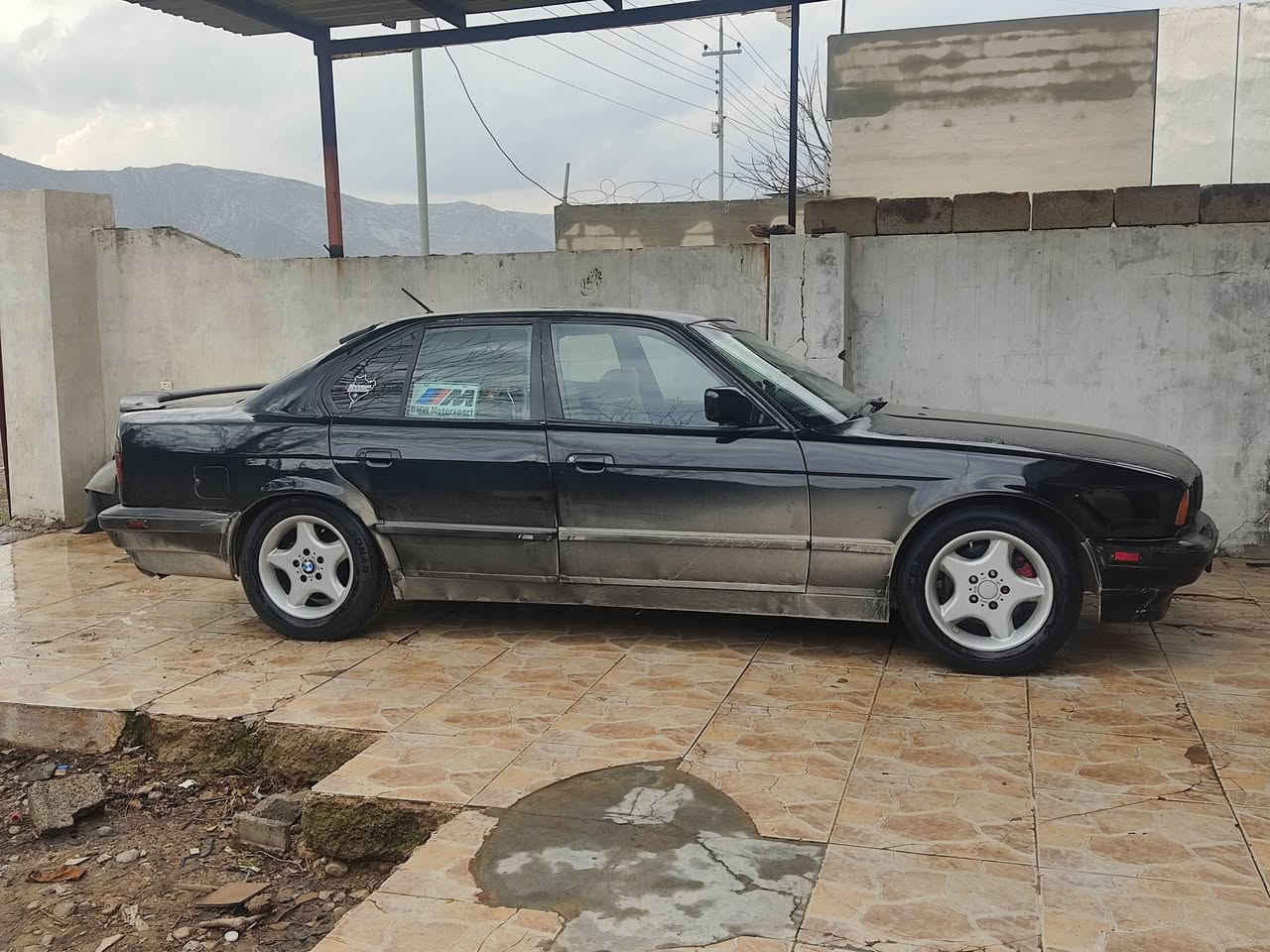 💙بسم الله الرحمن الرحيم 💙
B M W 1991  
(٣٣$) گه لاومعامله***********
مه كينه ٥٢٥ ديجيتال گير عادي 
ماشاءالله له قوه تي له جواني
سه نه وي ئه وه ليات حاسيبه
به شه رتي ئه وه ليات پاكانه ي له گه له وه كاله ي له گه له  دوو ره قه مي اسلي هه لكه ندراو 
مواسه فات 
سلايد
چوار جام كاره
ئاوينه كاره با و هيته ر
ته نزيل شاشه ئايپاد
عه ته له و پيش پان ياني پيش گه وره 
لايتي بيلادي و زينون 
لايت علقه 
به گلايت سه ر سپي
هؤكي بيلادي 
ناو فورميكا 
بالي سه ر سنوق و سه ر جام 
په رده ي بيلادي دواوه
چوار تايه و ويلي لوك
بي ليدران هه يكه لي وه ك شوشه يه
گه رمي و فلچه و لايت و كامل كاره باي به شه رت 
گير و مه كينه سه رف و دوكه ل به زه مافي فيته ر 
ناوي و ده ري هه موي له يه كتري جوانتره 
سعر (٣٣$) معامله 
شوين ده ورو به ري رانيه
(***********)
