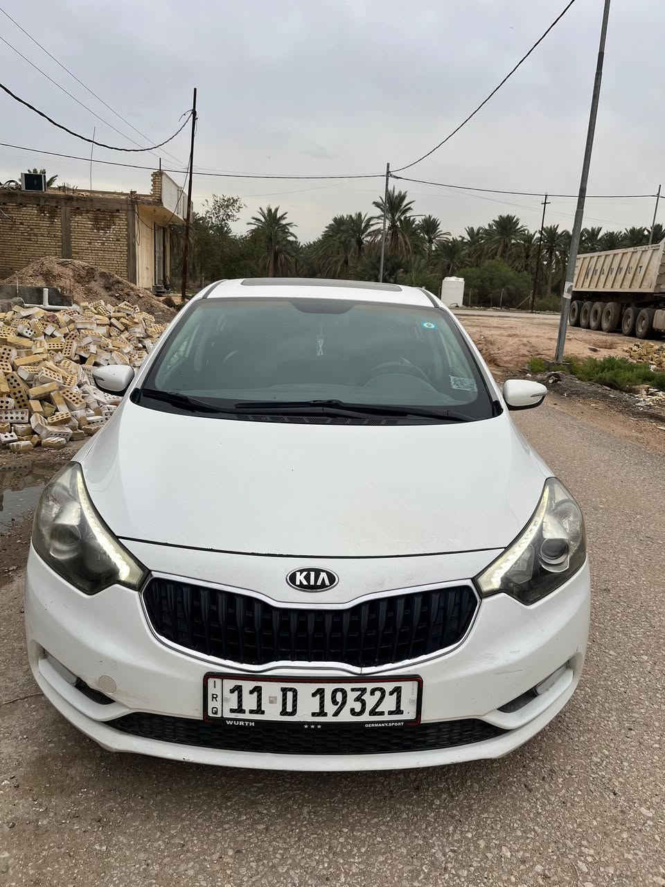 سلام عليكم 
كيا فورتي ٢٠١٥ رقم بغداد باسمي 
مواصفات 
بصمه 
فتحه 
اشاره مري
لدات 
كشن كهربائي
كشن تبريد تتدفائه خلفي وامامي
حساسات خلفيه +كامره بلادي
مري شفط 
يدات نيكل+لد ترحيب 
تبريد قطعتين 
مكفوله من دواخل بنيد شويه بيه صبغ+شبر بالباب سايق
دعاميه نفس لون بلاد جاملغ امامي بلاد نفس لون 
السعر ١١٥ 
***********
بابل
