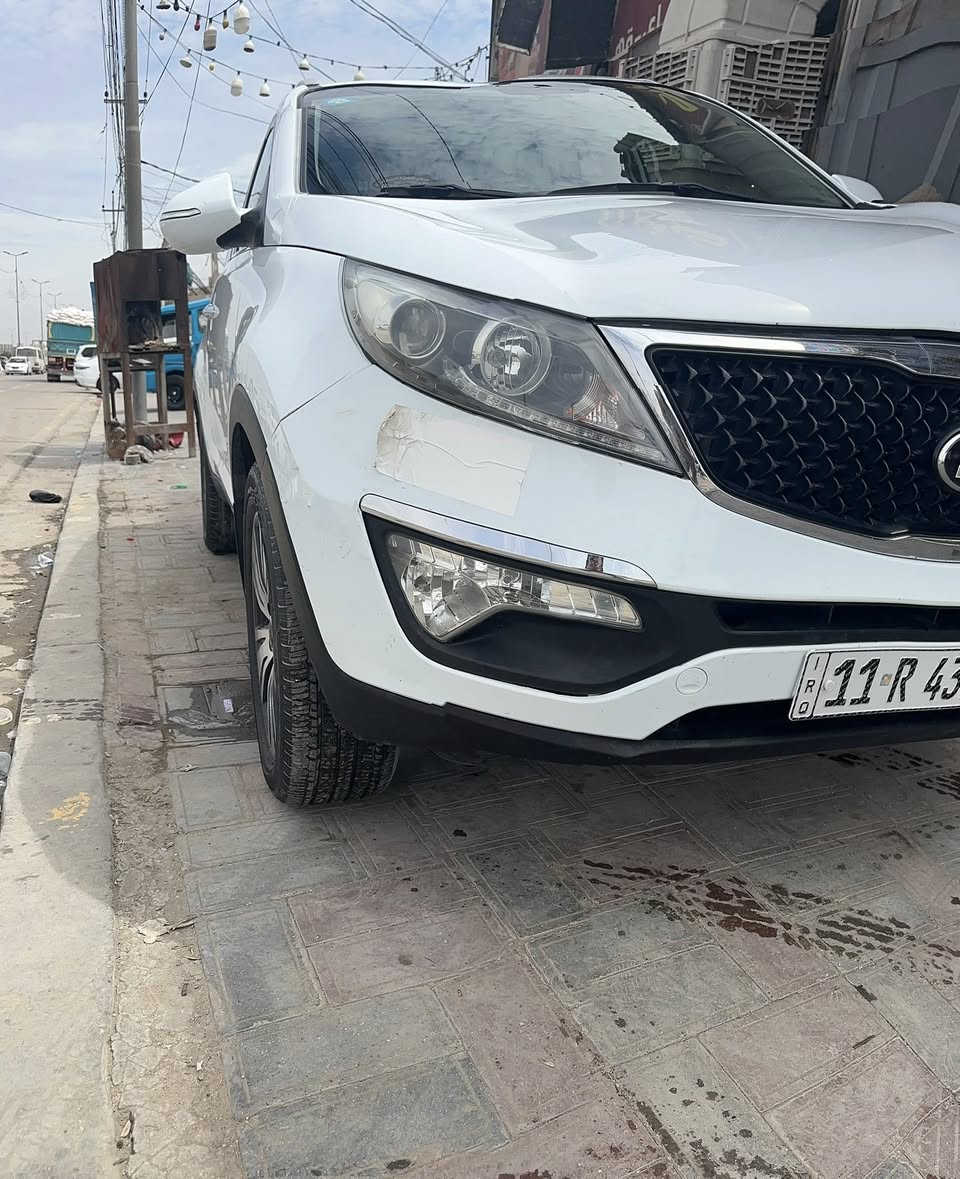 سلام عليكم
كيا سبورتج خليجي 2016 كفاله عامه 
مري شفط نضام ترحيب مكينه 2000 كامره خلفيه مثبت سرعه تحكم ستيرن قطعتين تبريد اشاير مري حساسات خلفي ثلاث أنظمة قياده كشافات ضباب حداديه جديده لايت زنون ماشيه 156,000 قابل للزياده تخم تاير جديد 
سياره جاهزه اتصال عل رقم *********** السعر 156 السياره باسمي تحويل ثاني يوم مكان السياره كربلاء
