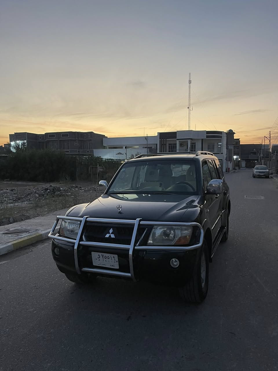 السلام عليكم باجيرو 2005مصبوغه حزام جماليه  7 راكب مكينه 3000 V6 تبريد شغال كهربيات كله شغاله مريات شفط آريل كهربائي داخل نظيف رقم بغداد تحويل ثاني يوم مكان سياره الانبار -فلوجه سعر 80رقم تلفون ***********
