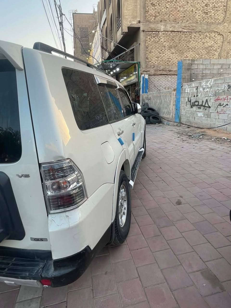 سيارة باجيرو حبتور 2008
فول مواصفات محدثة 2016
خليجي رقم بغداد باسمي مكينة 3800 مكينة كير خير من اللّٰه مري شفط كشنات تدفئة كهربائية اربع دسك سلايت تخم تاير بية اربع قطع صبغ خارجي بدون دواخل تبريد فول جديد 
مكاني النجف باسمي السعر 115 دولار وبيها مجال
للتواصل ع الرقم 

‭+964 781 145 9524‬
