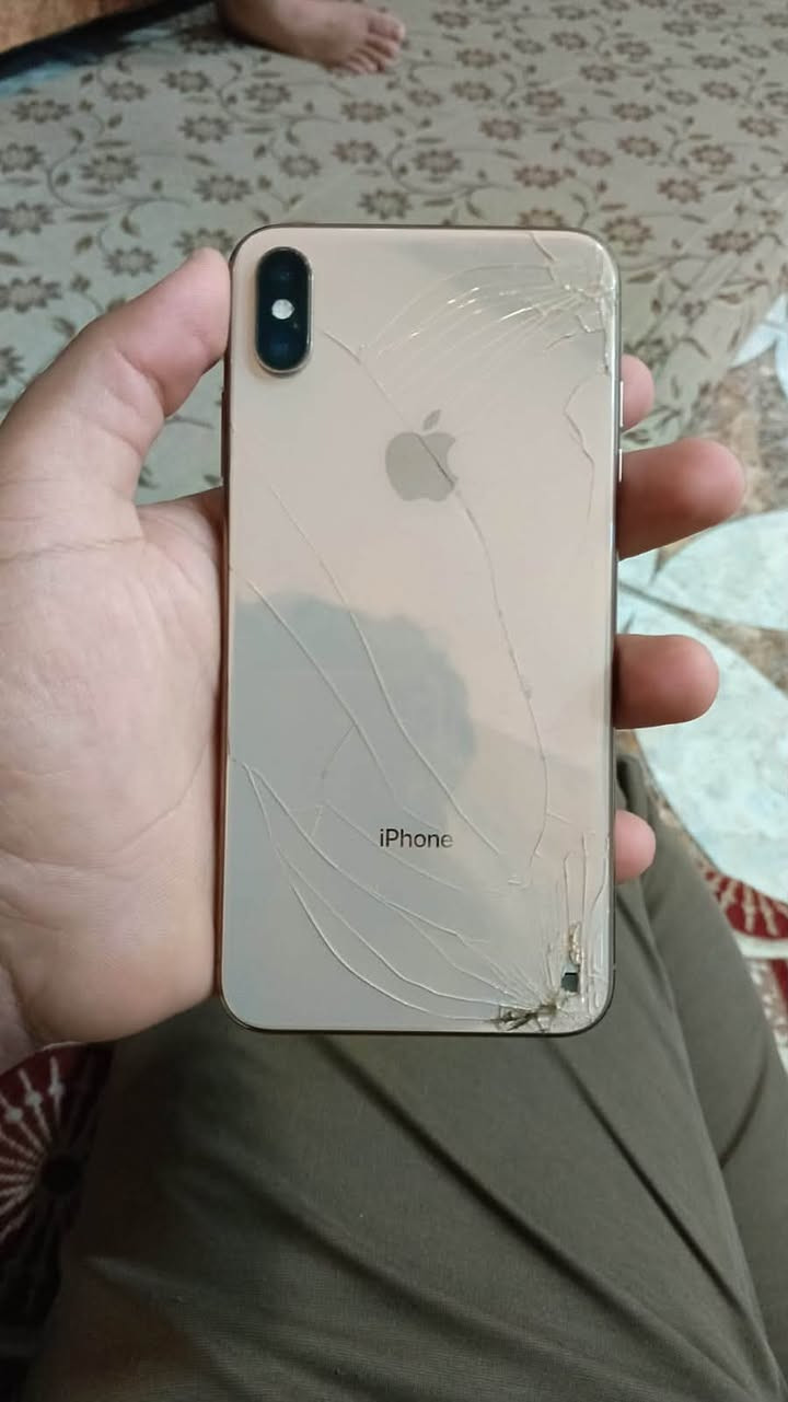 السلام عليكم
ايفونXS MAX
مبدل شاشه  سعرها 100 الف مطابق للاصلي
فيس ايدي متوقف 
بطاريه وكاله عمره75
ذاكره 64
ولباقي كله وكاله 
السعر 175وبي مجال 
الاستفسار ***********
