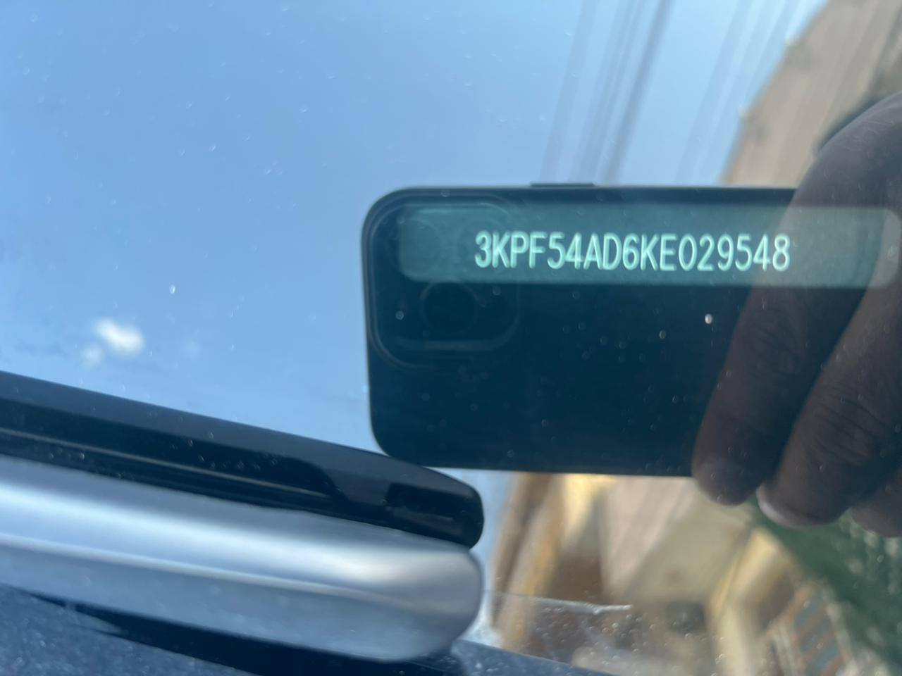 السلام عليكم .كيا فورتي 2019 فول عدة الفتحة محرك 2000 تبريد قطعتين تدفئة تبريد كشنات رادر بالسيارة . بصمة جنطة تنفتح بالقدم حساسات . محرك كير صدر داخل وخارج السيارة خير من الله . بإسمنة ماشية 73الف ميل. بدون ايرباك تقريره عطل ميكانيكي كير تبديل المرغوب at. بديل cvt. وشخط بالجاملغ الايسر الامامي كلير.السعر 140. شدة و40 وكلشي اكو بالسوك . 
*********** واتساب وخط.
