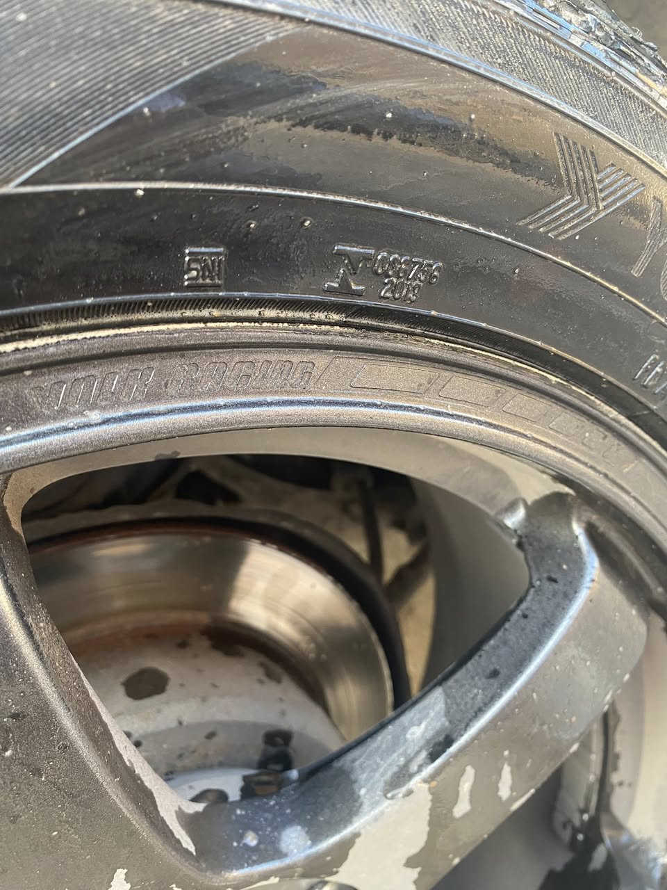 فولك ريس مختم حجم ١٧  بدون تصليح كلش جديد سايز واحد يرهم ياباني كوري السعر 275    بصره ***********
