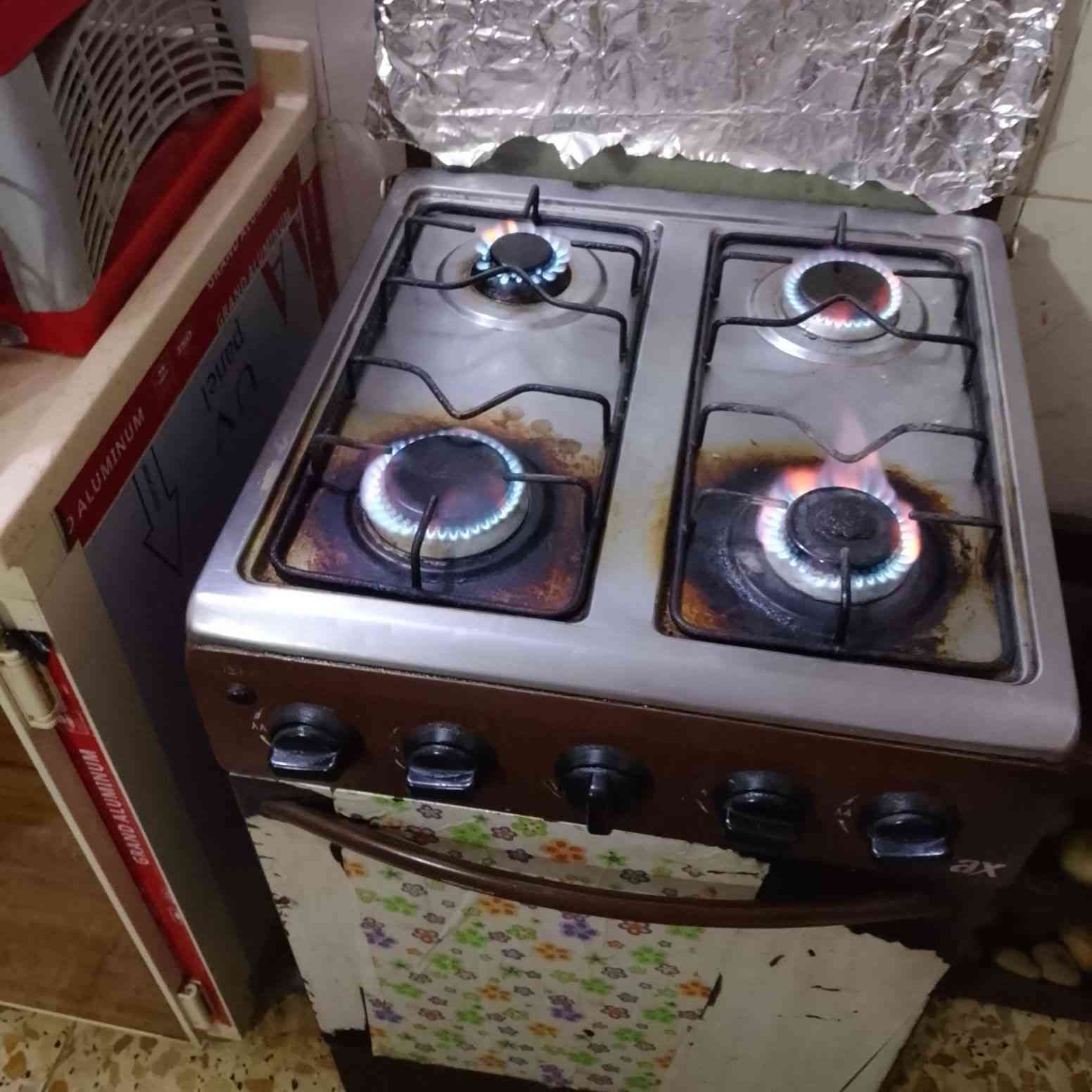 سلام عليكم 
طباخ مستعمل نضيف شغال شوفت عينك ٤عيون وفرن سعره ٦٠وبيه مجال خابر وتدلل ***********
مكاني ديوانية سدير
