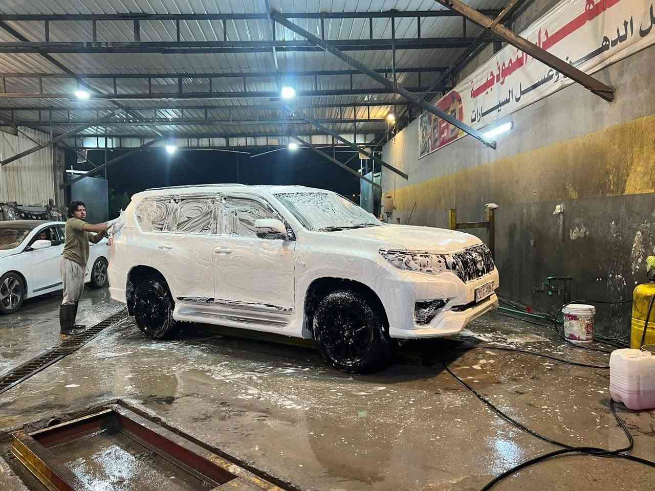 برادو ٢٠٢١ مدنايت مكانها بغدادرقم اربيل سنويه ٢٠٣٠
باسمي 
الدوليه مكفوله كفاله عامه من البارد والصبغ والتكحيل عدى بيها دعجه صغيره بين باب السايق والجاملغ الامامي
***********
