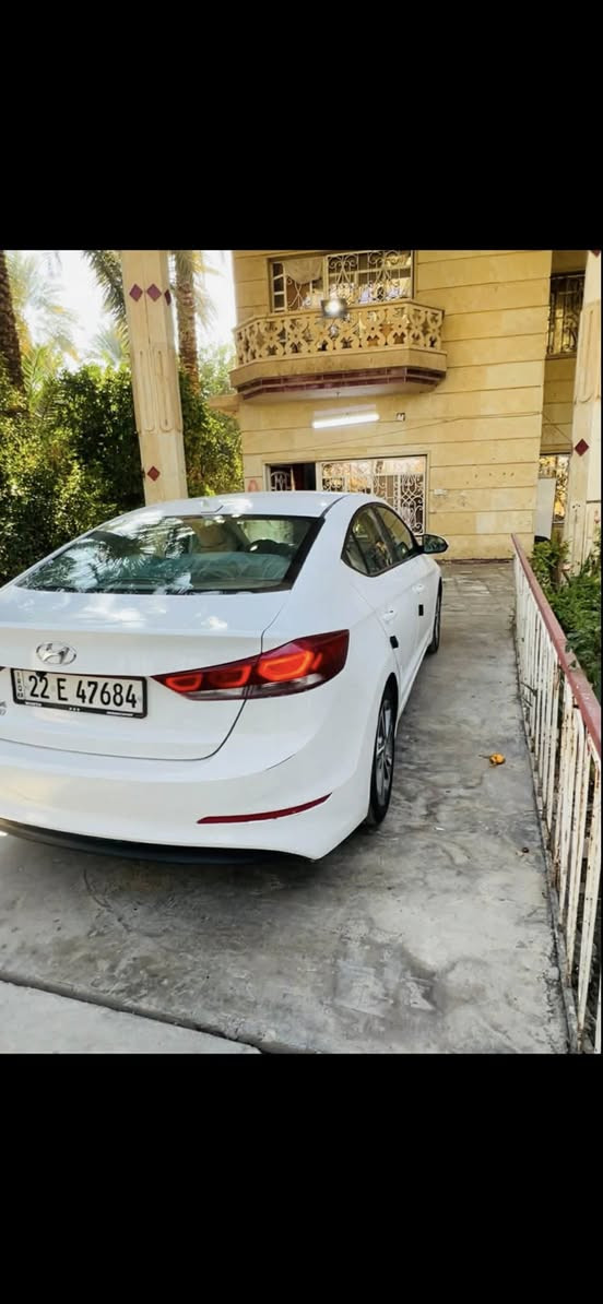 النترا 2017 سياره بدون حادث كلين داخله. سياره رقم اربيل باسمي.  بيه تكشير ومصبوغ عله كده.   سياره جاهزه تخم تاير مكينه كير منضومه زنون.    السعر 122.     بيه حالوب  السياره ***********.      مكاني بغداد.
