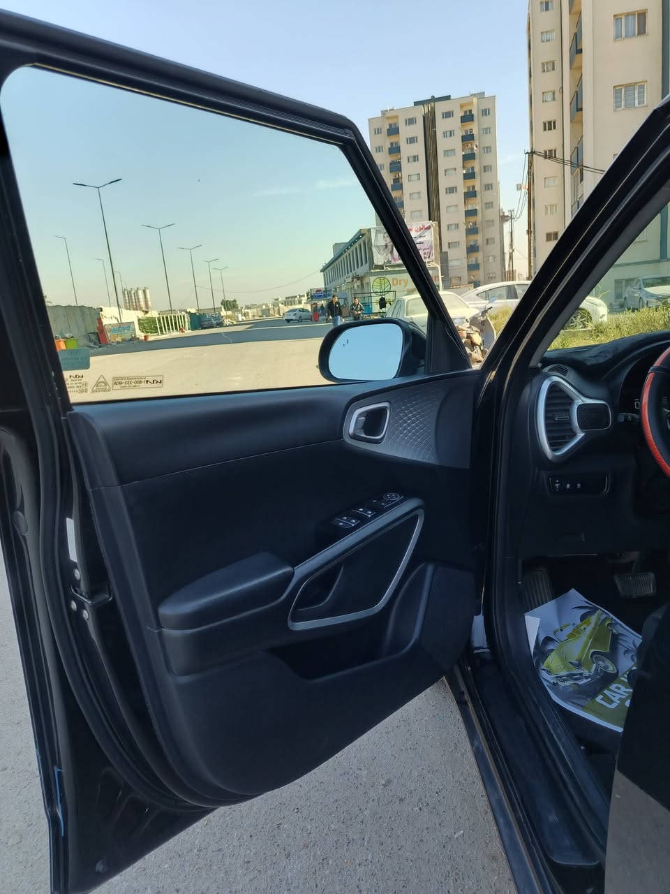 السلام عليكم 
عندي صول موديل ٢٠٢٣
محرك ٢٠٠٠ وارد امريكي
 لون اسود ماشيه ٤٢ ميل
 رقم بغداد انكليزي بأسمي 
اريد اراوسها بصول لون سلفر او ابيض نفس الموديل او احدث نتفق وانطي فرق . 
مكاني بغداد 
***********
