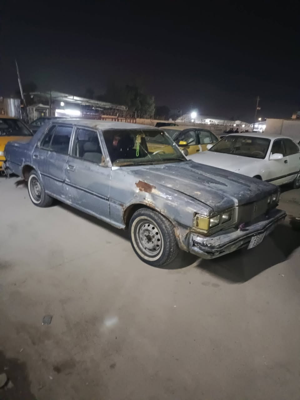 سوبر موديل 81 لبيع فقط 
رقم كركوك نكليزي مشروع وطني سنويه 2028
دفتر بانزين السياره كير عادي محرك بلاد السياره كير محرك صدر تخم تاير كهربائيات كله شرط لبيع فقط السعر 17 وبي مجال لشراي لستفسار ***********...مكاني كركوك .....
