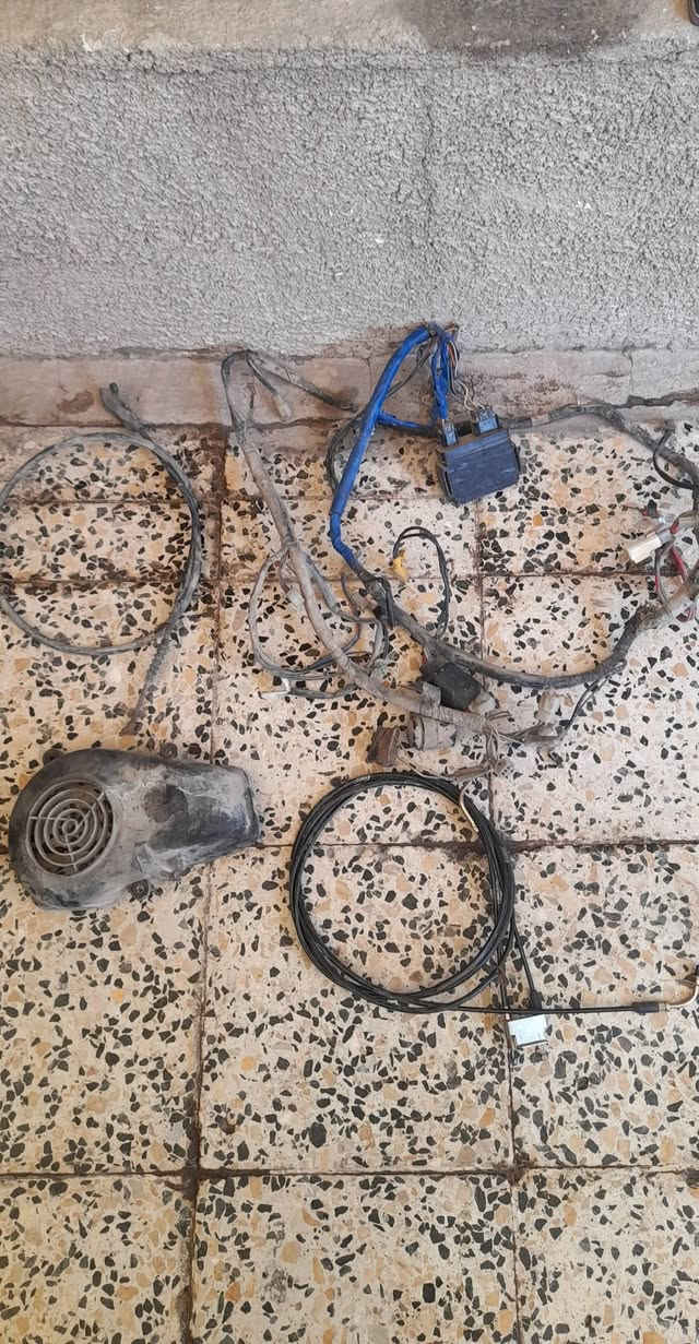 السلام عليكم غراض بيكم للبيع العنوان المدينة ***********
