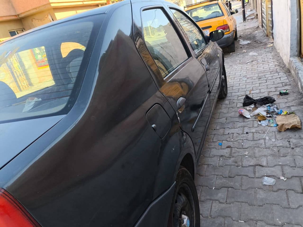 السلام عليكم من رخصة الادمن رينو داسيا فرنسي مو ايراني باور ستيرن بلاد مكينه 1600بلاديه تبريد كهربائيات كلها كامله لايت زنون رقم انبار باسمي السعر 50الاتصال *********** المكان بغداد نهاية حي اور منطقة سبع قصور
