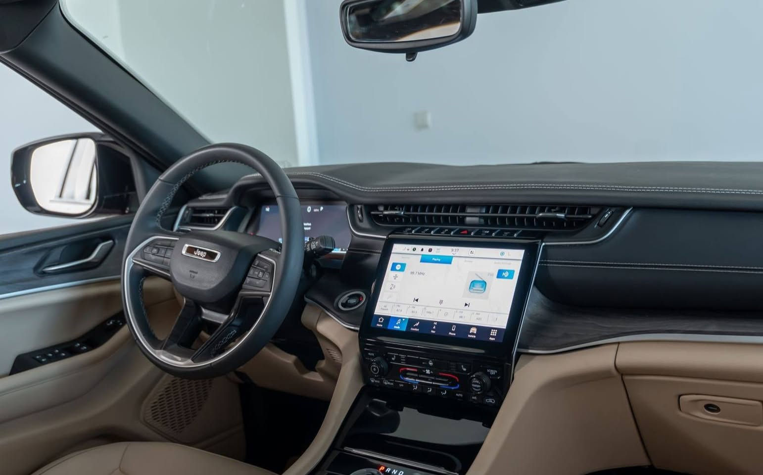 جيب كراند جيروكي 2023 مواصفات Limited محرك 6 سلندر 7 راكب ماشية 25 الف كم بيها قطعتين صبغ

🟪 السعر  :: الطلب في التعليقات ويوصلك مباشرة ✍️ 📩                                           فقط على الصفحة مو على كروب🌐

مواصفات السيارة
محرك 3.6 لتر V6
قير اوتوماتيك 8 سرعات
دفع رباعي
مقاعد جلد
كراسي امامية كهرباء مع ذاكرة
تشغيل بصمة
شاشة وسطية
ابل كاربلاي اندرويد اوتو
كاميرا خلفية
حساسات امام خلف
رادار النقطة العمياء
رادار الخروج عن المسار
تثبيت سرعة
تكييف امامي وخلفي
جنوط المنيوم
انوار LED
سنسرات ضغط تايرات

رقم صاحب السيارة
***********
