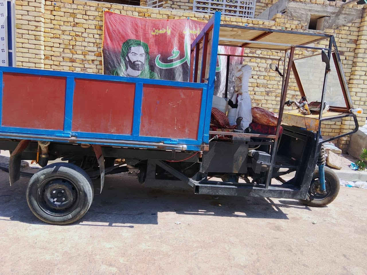 ستوت المحور
ستوت المحور 
مكينه اربعه ستندر ونجي تيوته 
العنوان ميسان
رقم ***********
