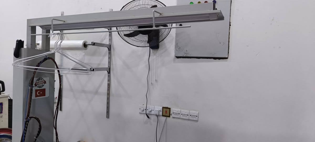 السلام عليكم
مكوى متكامل للبيع
 (الموقع الناصرية مركز المدينة) 
نورفا تركي جنح ستيل سحب دفع مسدس بخار
غسالة بطانيات تركي قلاب جهتين هزاز
غسالة ملابس سامسونج18 كيلو 
حراري امريكي
للأستفسار ***********
