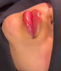 بنات من رخصه الامن  دكتوره تجميل والعنايه بالبشره والشعر  وايضا حجامه ...