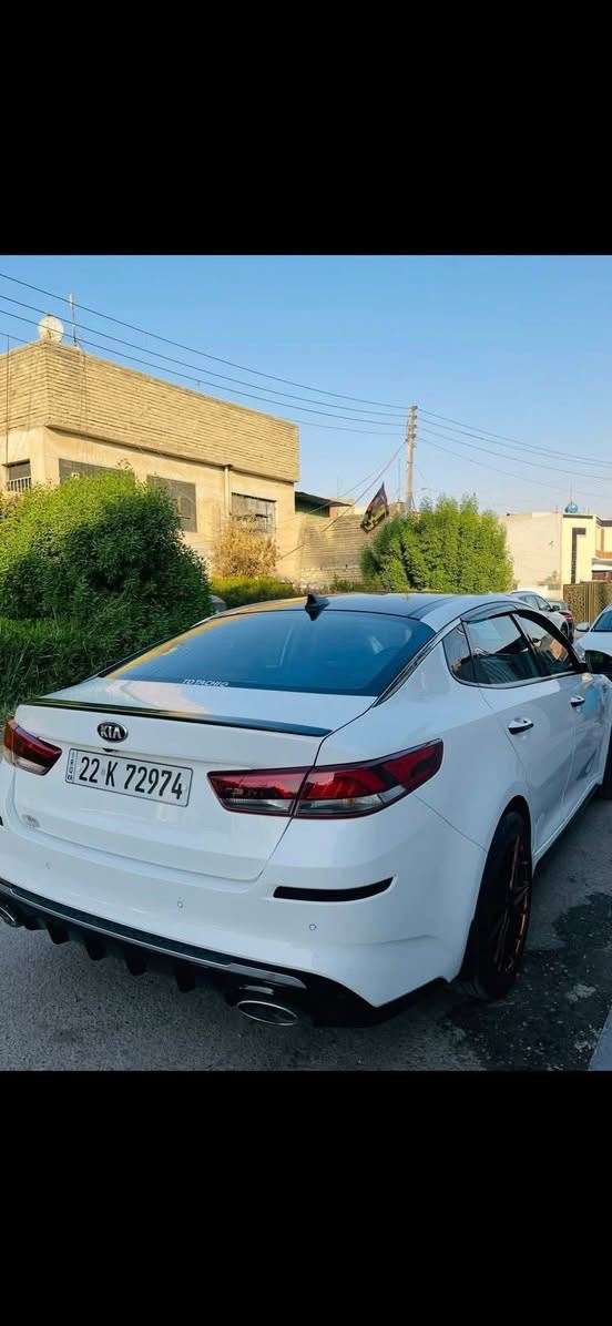 سلام عليكم 
اوبتما موديل ٢٠٢٠ 
فول مواصفات بنوراما 
محرك ٢٤٠٠ 
صور الحادث موجود صورة بالمنشور 
كاملة من كل النواحي متصرف عليهة الف دينار 
سعر ١٤٤ وبي مجال حك الجية
***********
