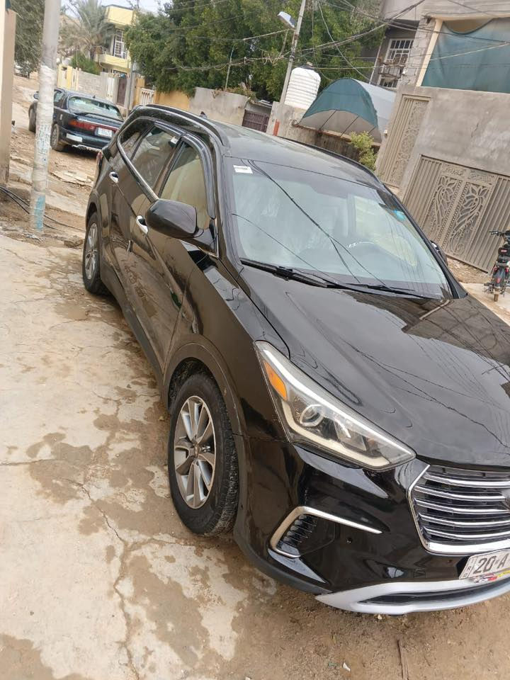 السلام عليكم
سنتافي للبيع موديل 2017 وارد امريكي كراند 3قطع صبغ 

6ستندر 

الرقم ***********
