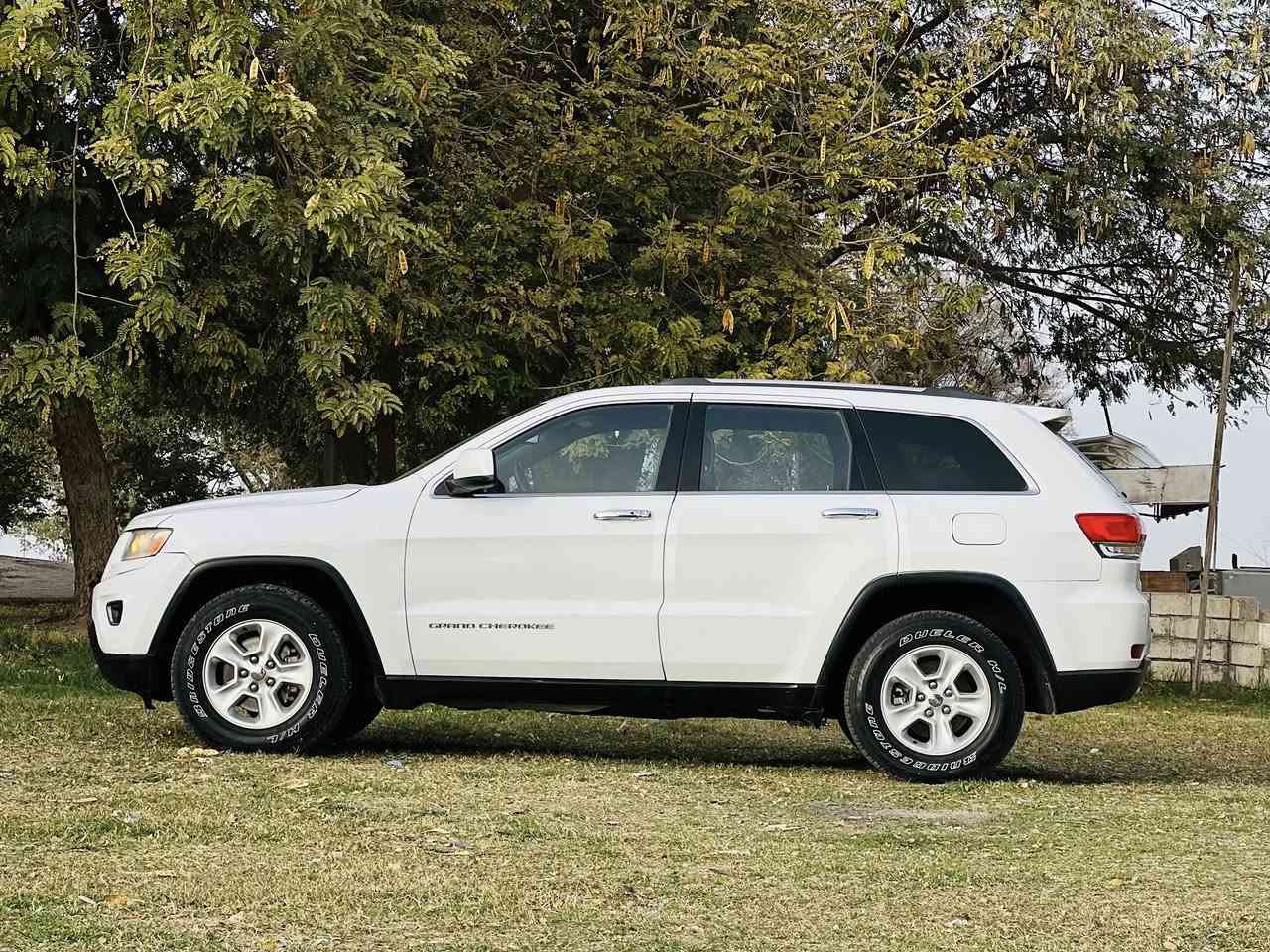 #تحطيم_الاسعار
ارخص جيب بموديلها 
جيب 2016 امريكي رقم بغداد بااسمي مكينه٣٦٠٠ جديدة بمعنى الكلمه ضرر قطعتين بدون دواخل بدون معجون بدون ايرباك السيارة بدون اي نقص جاهزه للاخير فول مواصفات عدا الفتحه والسونار مرفق بالمنشور صورها وسونارها كدامك 
السعر 168$قفل 🔐 وماكو هيج سعر 
***********
