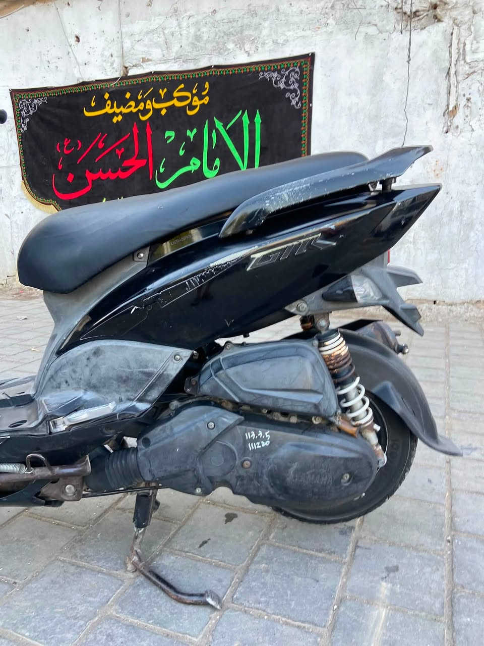 سلام عليكم جيتي ار للبيع
لدراجه نازله رمبه قبل شهرين جديده 

مكفوله كفر ختم واحد ومكينه بلاديه ومامفتوحه. 

شلعه معدل خير منالله. لسعر مليون وبيها مجال 

لعنوان بغداد حي لبتول ***********
