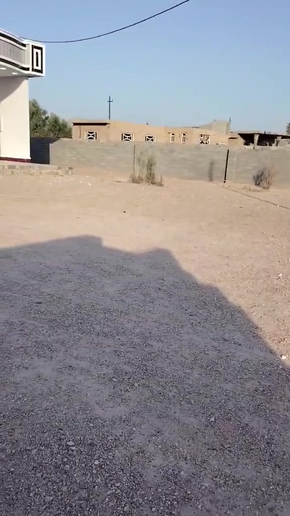 بيت للبيع  مساحته 1350 متر
 مدخل 
وديوانيه
وهول
وصاله 
و 3 غرف
ومطبخ خارجي
وحمام 
وتوليت 
بيت جاهز من كلشي بس يجيب غراضك وتكعد كامل مكمل بيت جديد قريب من السايدين الشهابي الثانيه
***********
***********
