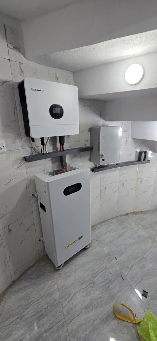 تم بحمدالله تنصيب منظومة طاقة شمسية بقدرة 
14 اميير نهاري و 12 امبير ليلي 
الواح بقدرة 615W  نوع لونجي ضمان 15 سنة
انفيرتر GROWATT  6Kw   ضمانة سنة استبدال 
بطارية ليثيوم 115KWمن شركة GENIXGREEN  ضمان 10 سنوات
صيانة لمدة سنة مجانية
للاستفسار الاتصال:-
***********
***********
***********
***********

GenixGreen 
GenixGreen Iraq 
المركز الذهبي-Golden Center
