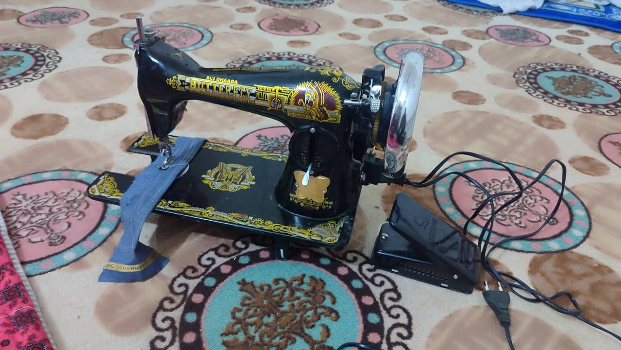 مكينه خياطه (فراشه) للبيع
السعر 35 
مكان الشطرة حاوي العباس


**إذا كنت صاحب هذا الإعلان وتريد حذفه لأي سبب، رجاءا أرسل رسالة إلى الدعم الفني**