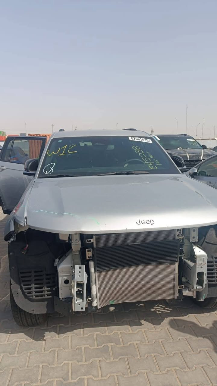 جيب كراند شيروكي
ليميتد موديل ٢٠٢٤
 ٧ راكب مقاعد vip 
رقم بصرة بأسمي ومكانها بصرة .
حادثها موضح بالصور
سيارة جاهزة و نظيفة
***********
السعر ٢٩٠ وبيها مجال

