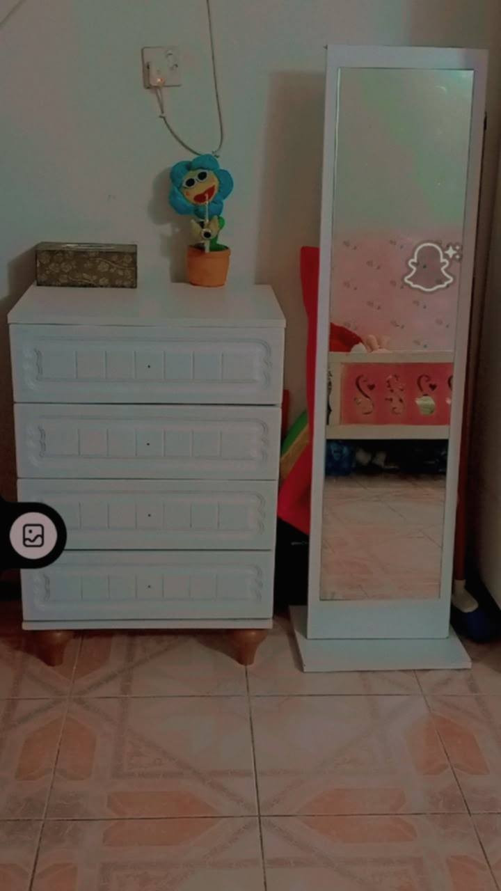 غرفه كانتري بيها مرايه وحده فقط بميز تواليت والباقيات ثنين مكسورات بس قاعده مالتهن باقيات والكنتور بوب موجوده مالته بس جام مكسورة مال بوب وطابوريه مكسورة السعر 450 الف المكان بغداد بالكرخ الري


**إذا كنت صاحب هذا الإعلان وتريد حذفه لأي سبب، رجاءا أرسل رسالة إلى الدعم الفني**