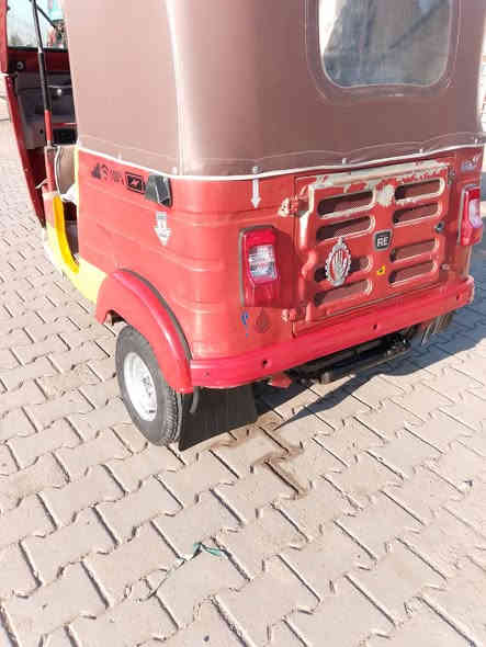 السلام عليك تكتك 2018شهر 12لوحه وسنويه نكليزي تحويل ثانيوم تكتك كامله مكمله مابيهه  نقص برغي تخم تاير دوشمه سفريات كاعيات مابيهه نقص برغي السعر 4600وبيه مجال مكاني ديالى بعقوبة للاستفسار ***********
