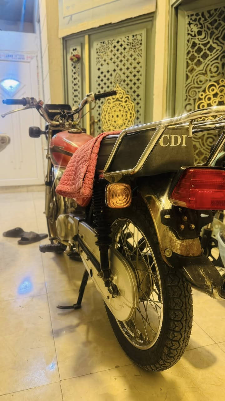 السلام عليكم اخوتي دراجه ارشه اربعه كير اوراق اصولي موديل ٢٠١٨طالعه ب٢٠٢٠احمد شهاب تحول مباشر باسمك كمرك مدفوع ما عده سنويه والوحه فول على اخر حبايه ناشفه وترايك وين متريد روح الي ياخذها راح يترحم الوالديه 
للاستفسار 
***********واتساب موجود
