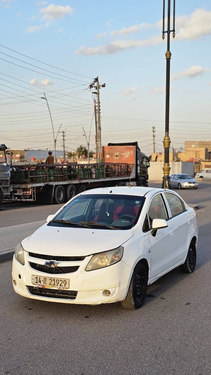 أللهم صلي على محمد وآل محمد
السلام عليكم للبيع سياره شوفر سايل 
موديل 2012 خليجي
سنويه باسمي سنويه جديده شرط التحويل 
بدون صبغ ولا ضربه ولا معجون ولا تبديل
كهربائيات كلهه شغاله 
تبريد ثلج تدفئه خير من الله 
حداديه جاهزه
لايت زنون 
السعر 55 بيهه مجال
العنوان البصره دور الشرطه مقابل حي المربع
رقم الهاتف ***********
