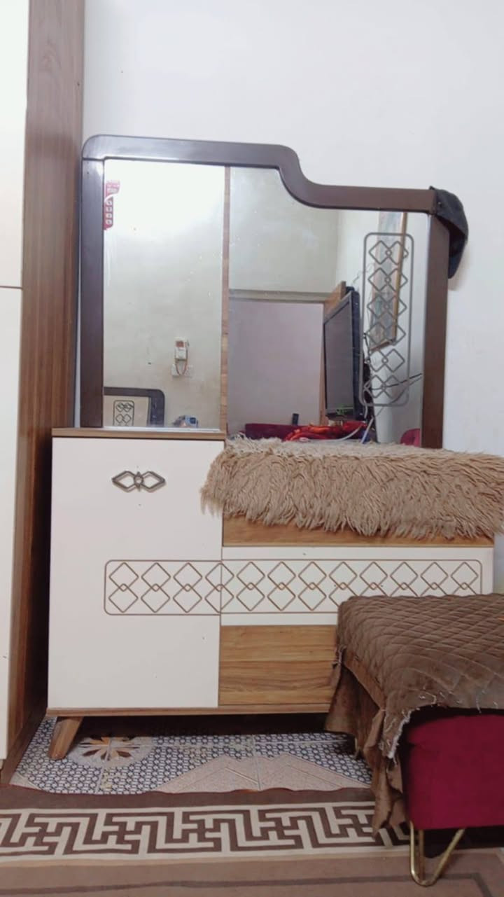 غرفه للبيع 6 قطع ب 500 بيه مجال اي ضرر مابيه فقط زاويه حاطين عليه جلاد مكان الحسينية


**إذا كنت صاحب هذا الإعلان وتريد حذفه لأي سبب، رجاءا أرسل رسالة إلى الدعم الفني**