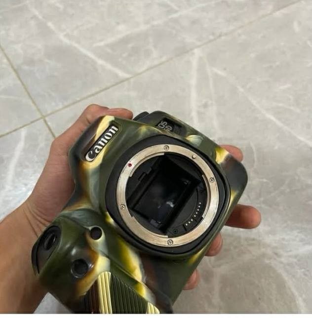 السلام عليكم كامره كانون  6d
كامره كلش حلوه وراقيه للتصوير الرياضي وتصوير البورتريه مع عدسه 70-200
تفحص وتكمل قبل متاخذ مكفوله من كلشي
وهاي مواصفاتها
سعره مليون و ٤٠٠ بي مجال
للاستفسار ***********
المستشعر(sensor
الدقه
حواليي 20.2 ميجابكسل فعالة
نقطة، النقطه الوسطيه من نوع المتقاطع(cross-type)
من 30 ثانيه الى1/4000 ثانيه مع خيار Bulb
من 100 إلى 25,600طبيعي وقابل لتوسيع (Extended)
وصولاً إلى حوالي 50 ك 1s0 منخفض والى 51,200 او 102,400 كبعض التوسعات لل iso العالي جداً
