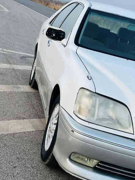 مەلیکە مووس 2000.
VVT.
ناوزەرد 
سێ دووگمە 
داژبڵ نەجەف .
کامل مەسرەف کراوە .
سارد و گەرموو بریکی بەسراوە .
تەقەو ڕەقەی  نییە .
تایەو ویلی لۆکە .
مەسرەفی نییە .
قرچیکی لەدواوە هەیە .
سعری 40گەڵاو مەجال .
بۆ مەعمەلە تەلەفوون مەکە حەزت لێێە بێ سەری کە .
***********
***********.
سەیسایەق
