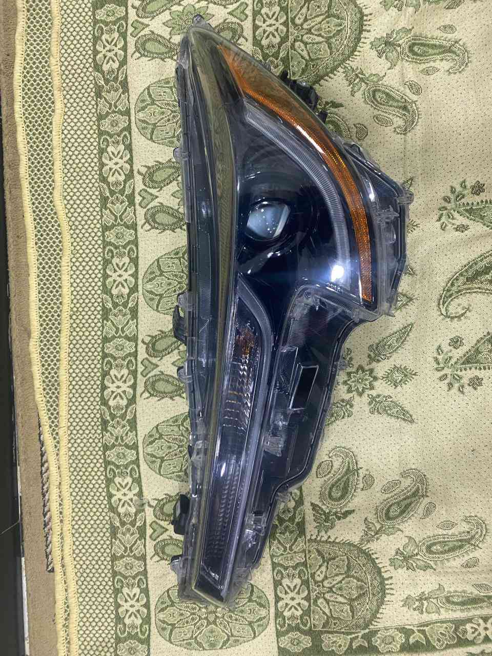 مازادا عدد ٢كورلا 2024 صفحه اليسرى وحده بيه كسر موضح بصوره والثانيه سليمه  مفتوحات من سياره اصلي شركه شركه مو تجاري  سعر  النضيفه 125دولار والمكسوره 100دولار قفل 
للتواصل ***********
