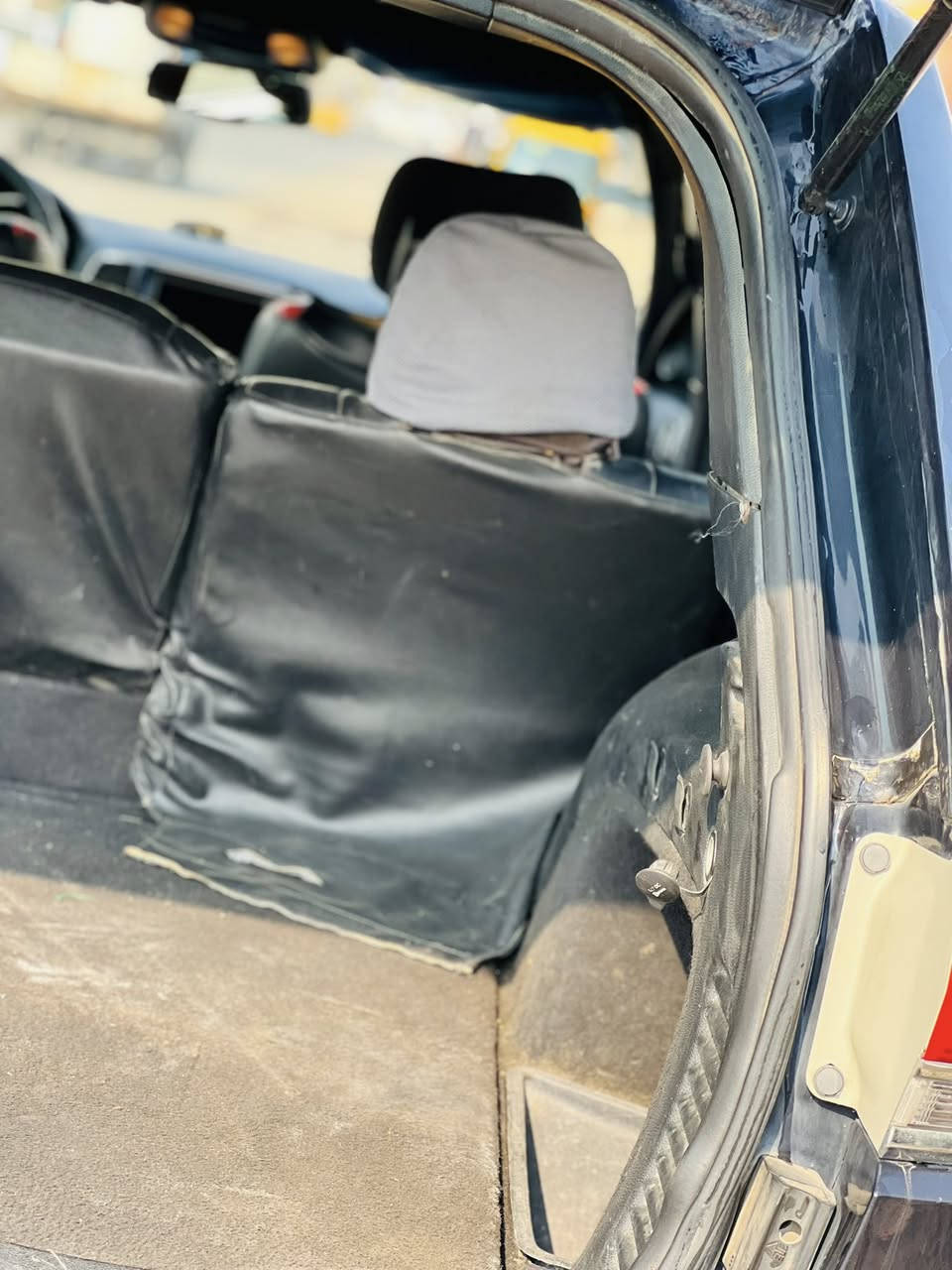 السلام عليكم للبيع سياره جيب لاريدو حره رقم بغداد سعر 170 رقم لاهاتف ‭0772 313 6560‬ موديل 17
