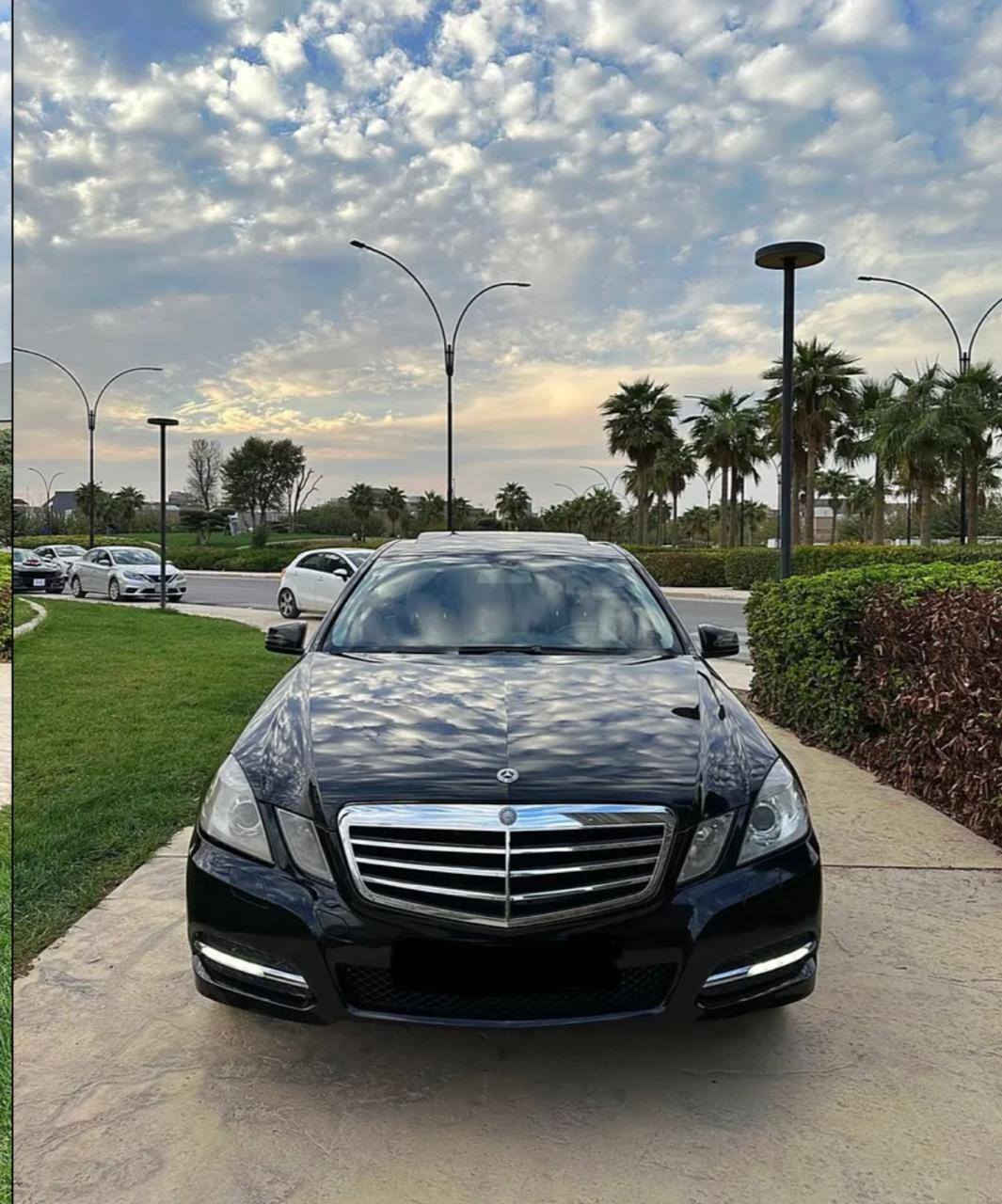 مارسيدس w212 e200 2012
سياره بيها كلير جاملغ يمنه من المانيا بدون فتح برغي 
دبل كزوز 
داخل جلد اسود وكنتارا رصاصي مطعم باسود
وصاج اسود 
كير تعليك 
سلايد 
ماشيه ١٦٢ كيلو 
سياره مابيها نقص ومابيها اي شي تجاري وادامتها كامله ومابيها اي مسج
سعر ٢٠.٠٠٠$ وبيها مجال الرقم *********** مكلف بل نشر
