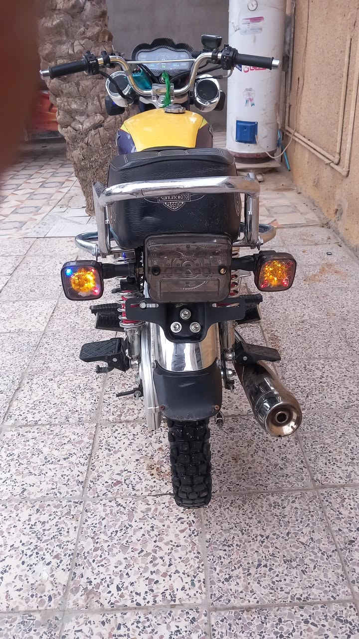 السلام عليكم دراجه سيفان موديل 25 اوراق كورتونيه ديالى الخالص 
السعر 800 وبيه مجال 
ارقم ***********
