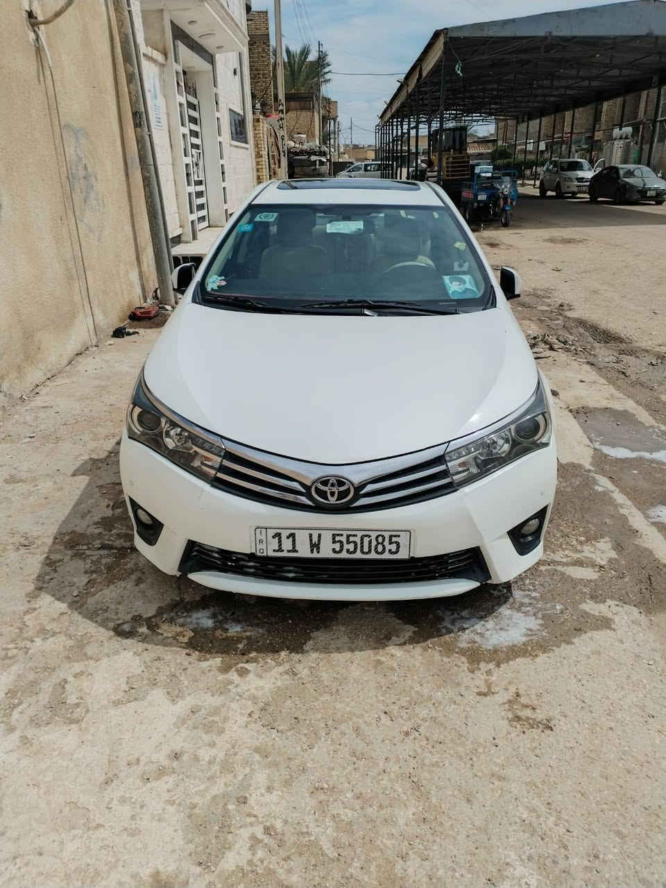 سلام عليكم
كورلا ١٤ خليجيه للبيع سياره فول موصفات 
بصمه .فتحه .تحكم ستيرن .حساسات امامي خلفي 
ماشيه ١١٠ 
سياره جديده ومكفوله 
***********
