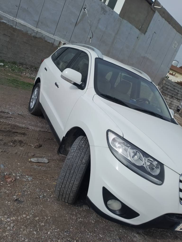 هونداي سنتافي موديل2011  كير و مكينة بشرط مامفتوح بدون سبغ بس باب سكن شبه بارد سنوي و رقم كل جديد سبع كراسي تبريد مركزي
***********
***********كركوك. Honolulu, HI
