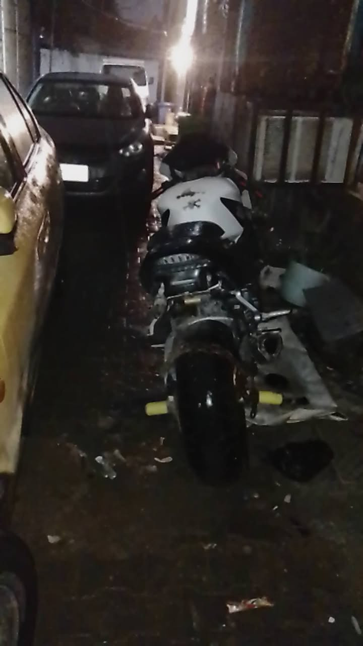 بطح سيبي ار 954
٢٠٠٤
سعر ٧ورقات وبيه مجال  شغاله دراجه 
او مراوس بسلفر ونج زينه
بس نقص كفرات مشادهن موجودات 
ومرايات هم موجودات
ودهن موتل ادير اله 
رقمي ***********
مكاني بغداد مدينه الصدر
