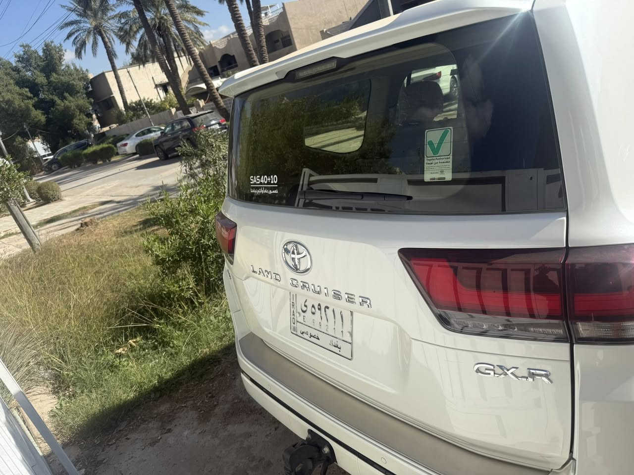 لاندكروز2024بحاله الوكاله ضمان ساز ماشيه24000kmعلى ايدوحده من الشركه السعر69500$وبيه مجال بسيط مكان السياره زيونه الاتصال***********
