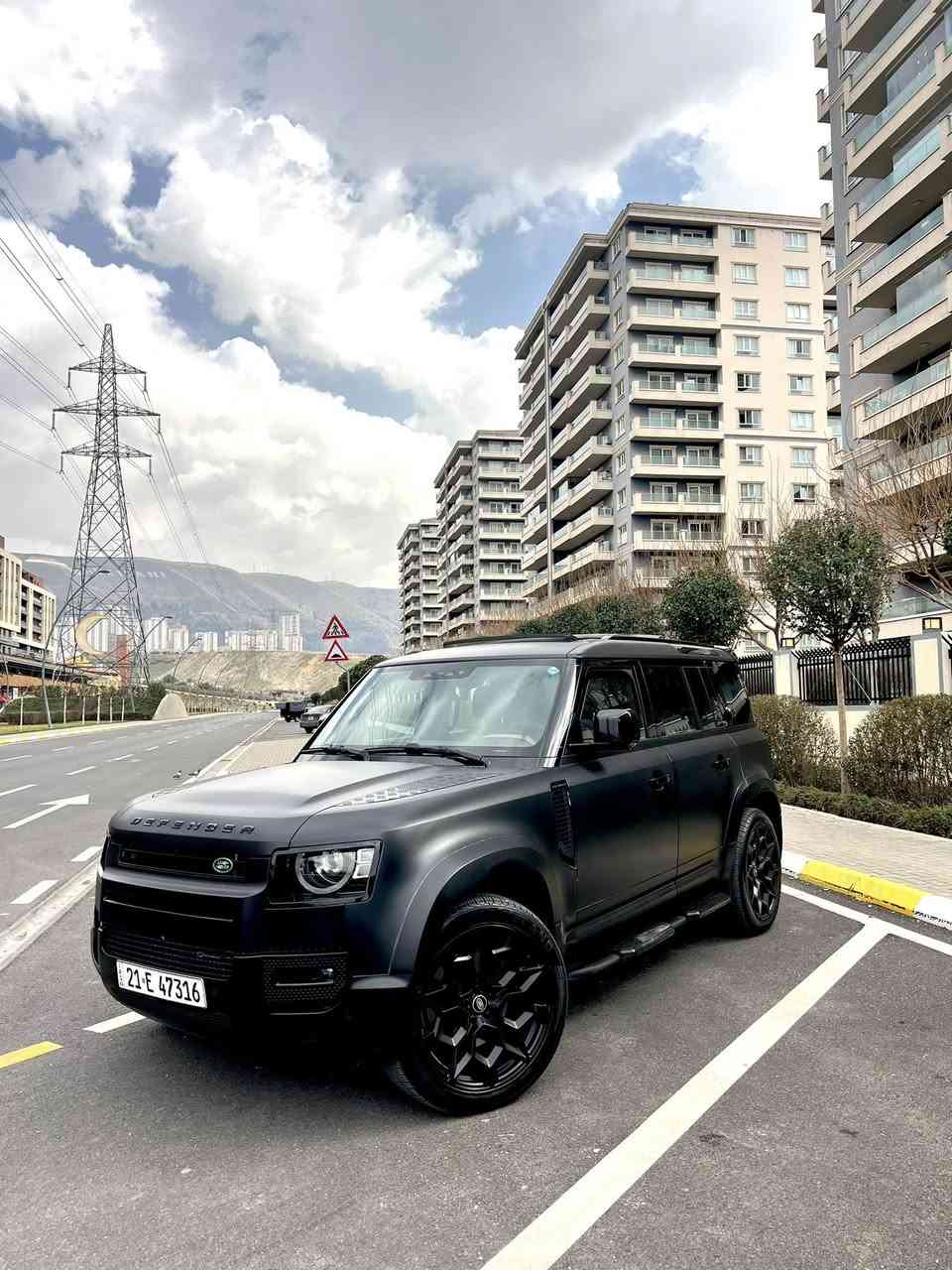 ديفندر ١١٠ x-dynamic
موديل ٢٠٢٣ وارد أوروبا ضمان إنتربول
٦ سلندر تيربو ارغب محرك  
ماشي ٥٤ ألف كم 
كلين تايتل بدون بارد و صبخ 
جكات و شاشة جبيرة كشنات بارد و تدفئة و هواي مواصفات جناي الديفندر يعرفوها 
سيارة حلوة جديدة مكفول كفالة عامة 
سعر ٦٨.٠٠٠$ و مجال بسيط ماكو هيج سعر اتحدا بهيج مواصفات و خير علا الي يجنيها. 
سيارة باسمي تحويل و وكالة جاهزة مكان السيارة سليمانية.
واتساب: ***********
تلفون : ***********
