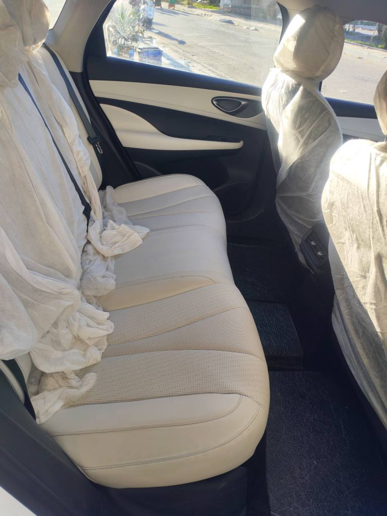 سيل فايف كفالة عامة مرقمة بغداد بأسمي ماشيه قليل
1200 ع المكينة بدهن الشركة بعدها زيرو 
سعرها 18700 بيها مجال بسيط *********** الشعلة بغداد, العراق
