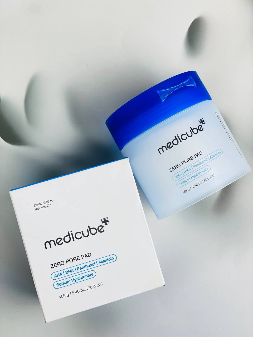 Medicube Zero Pore Pad – ميديكوب الكوري 🇰🇷🇰🇷باد تصغير وتنظيف المسام
إذا تعانين من مسام واسعة، رؤوس سوداء، أو ملمس بشرة مو موحّد، فـ Medicube Zero Pore Pad هو الحل المثالي إلك ✨
بادات علاجية كورية مصممة خصيصًا لتنظيف المسام بعمق، تقشير لطيف، وتنقية البشرة بدون تهيّج.

✨ فوائد الاستخدام المنتظم:
✔️ تصغير مظهر المسام
✔️ تنعيم ملمس البشرة
✔️ تقليل الدهون الزائدة
✔️ تنظيف عميق بدون جفاف
✔️ إشراقة ونضارة ملحوظة
✔️ مناسب للبشرة الدهنية، المختلطة، وحتى الحساسة.
العبوة:
70 باد / 155 غرام
تكفي لفترة طويلة وتعتبر خطوة أساسية بروتين العناية بالبشرة.
المنشأ كوريا الأصلي 🇰🇷🇰🇷

🚘يوجد خدمة توصيل لجميع محافضات العراق🚘


**إذا كنت صاحب هذا الإعلان وتريد حذفه لأي سبب، رجاءا أرسل رسالة إلى الدعم الفني**