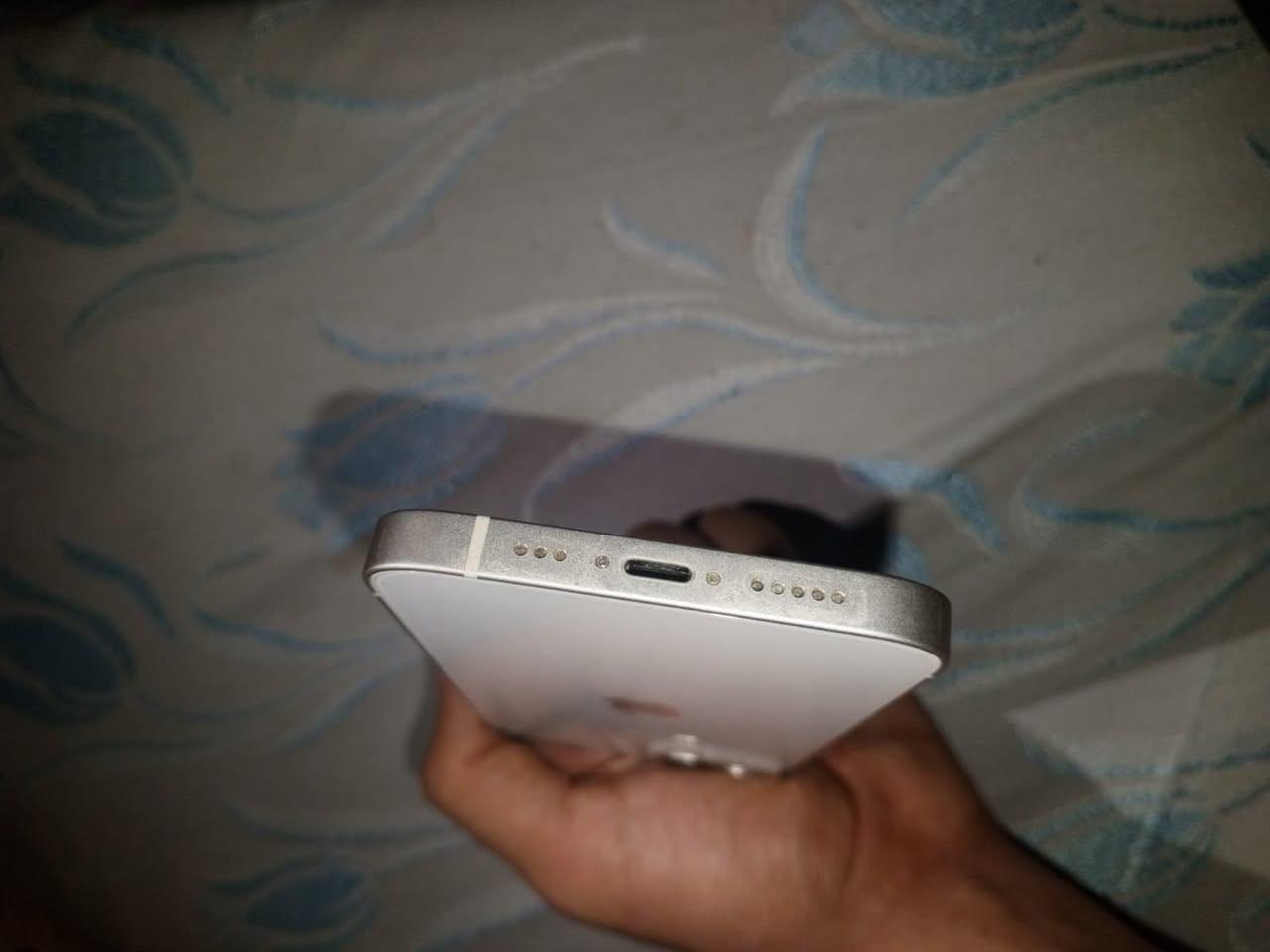 العنوان بغداد العبيدي:آيفون 13 عادي للبيع - نظافة ممتازة
• النوع: iPhone 13
• الذاكرة: 128 جيجابايت
• الحالة: نظيف جداً، استخدام طالب
• البطارية: مبدلة "أصلية تفصيخ" (تظهر في سجل الإصلاح كقطعة أصلية مستعملة)
• نسبة البطارية: 96%
• الملاحظات: الجهاز كامل مكمل ومن حقك تفحص وين ما تحب.
سعرة ٤٢٥ الف


**إذا كنت صاحب هذا الإعلان وتريد حذفه لأي سبب، رجاءا أرسل رسالة إلى الدعم الفني**